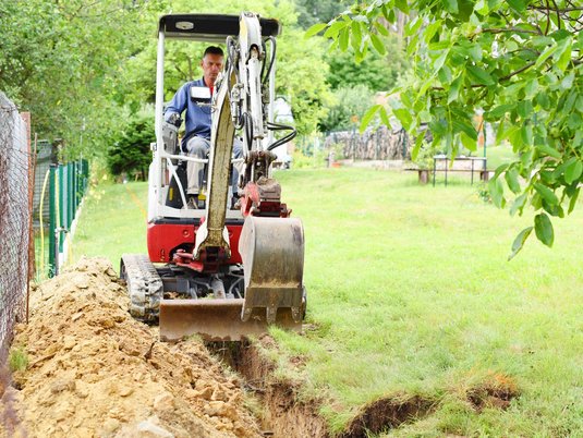 bauen-grundstueck-boden-waermegewinnung-rohre-01